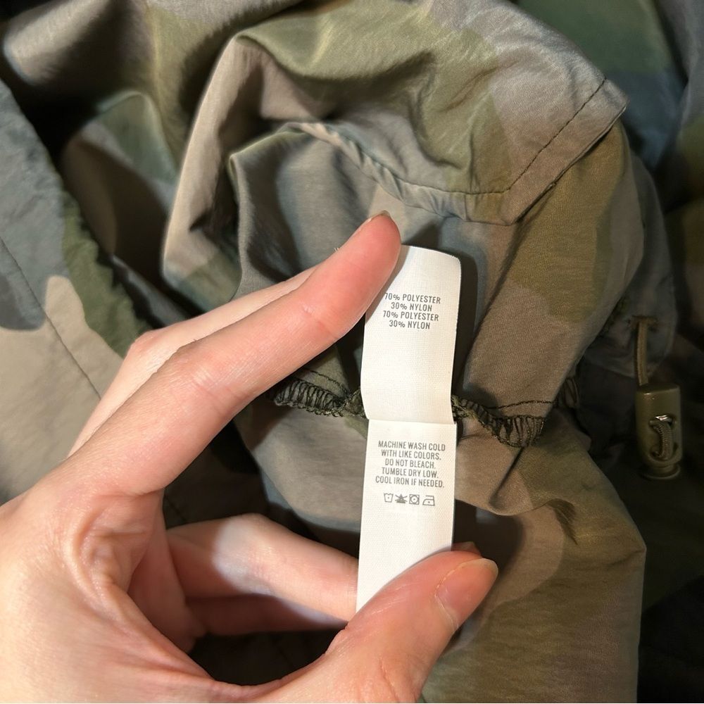 Aerie Offline Camo Lightweight Windbreaker Jacket Size Small - Picture 7 of 9